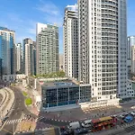 Bright And Airy 1-Bedroom Apartment Perfect For 4 In Dubai Marina