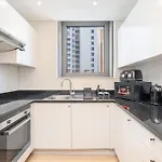Bright And Airy 1-Bedroom Apartment Perfect For 4 In Dubai Marina