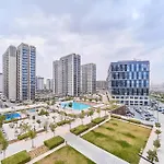 Elegant 2Br Living Steps From Dubai Hills Park