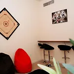 Beds & Company Men Hostels