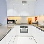 1Br With Lagoon Views In District One Meydan