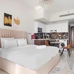 Chic Studio With Gym, Sauna, Pool & Tennis Court