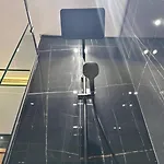Sleek 1 Bedroom Apartment Urban Escape In Jvc