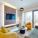 Apartment With 1 Bedroom In Financial Center Rd - Dubai