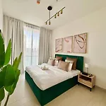 Stylish 1Br With Garden View In Jvc