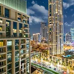 Lux The Burj Khalifa Fountain View Suite 2