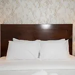 Chic And Spacious 1-Bedroom In Prime Location In Jvt