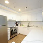 Gorgeous 1 Bed In Churchill Tower, Business Bay