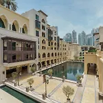Astonishing Apartment Just A 2 Minutes Walk To Dubai Mall