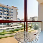 Sleek & Spacious 1Br In 2020 Marquise - Arjan