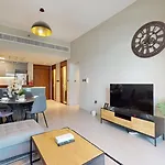 Sleek & Spacious 1Br In 2020 Marquise - Arjan