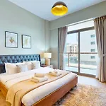 Sleek & Spacious 1Br In 2020 Marquise - Arjan