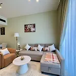 Stylish 1Br In Jvc With Pool View