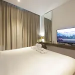 Stylish Studio Apartment With Pool In Business Bay