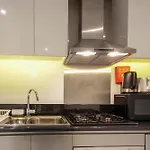 Stylish Studio Apartment With Pool In Business Bay