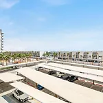 Guestready - Modern Studio With Balcony In Dubai