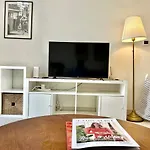 Homes2Retreat - Elegant Studio In Jvc, Dubai
