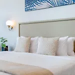 Iconic Views At The Palm Tower Suite Vista Oases