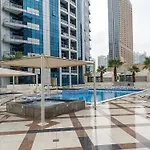 Chic Marina-View Studio In Bay Central Marina