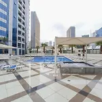 Chic Marina-View Studio In Bay Central Marina