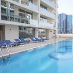 Fam Living Modern Stay In Canal Bay Scenic Views Near Dubai Hotspots