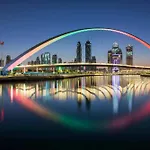 Fam Living Modern Stay In Canal Bay Scenic Views Near Dubai Hotspots