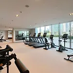 Modern Comfort - Views In Prime Downtown - 2Br 6 Guests