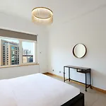 Spacious 1 Bedroom In Shoreline Near Palm Mall