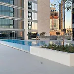2Br Canal Front B3, Canal Views