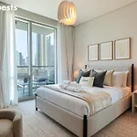 Higuests - Wake Up To Burj Khalifa Views In Stunning 2 Br