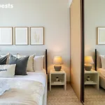 Higuests - Wake Up To Burj Khalifa Views In Stunning 2 Br