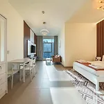 Luxurious Apartment With Burj Khalifa & Canal Views