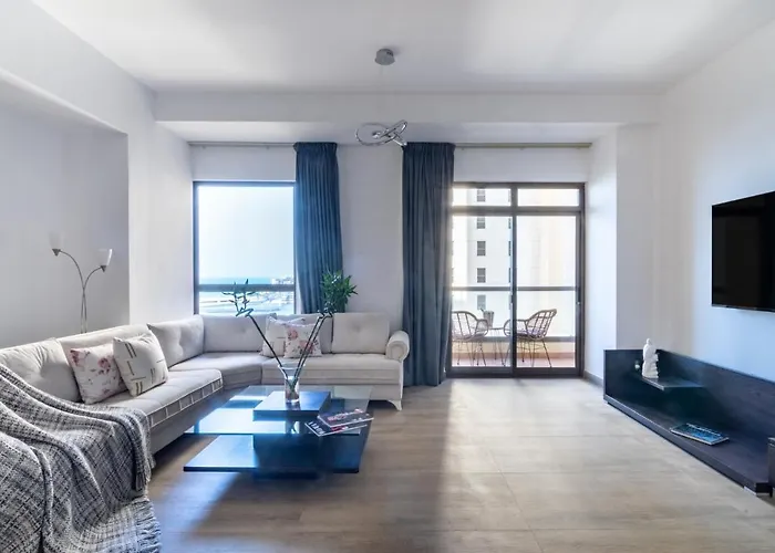 The Smart Concierge - Amwaj 4