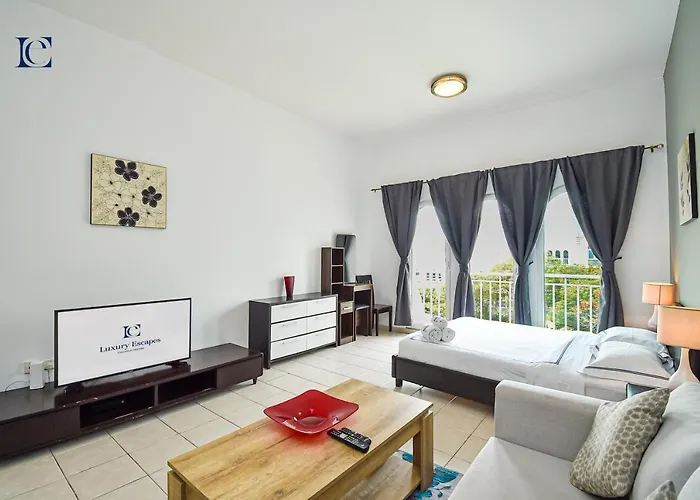 Luxury Escapes - Tranquil Studio Near Furjan Metro - Relaxing Holiday Retreat