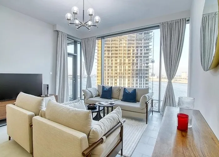 Gorgeous 2 Bedroom With Creek Harbour View