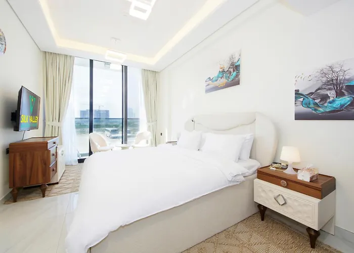 Silk Valley - Brand New Studio With Pool And Gym