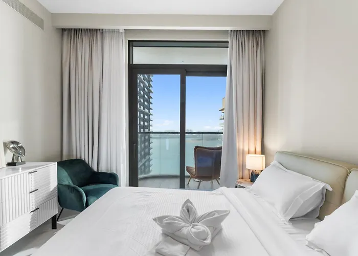 Seaside Lux Retreat 2-Br Private Beach