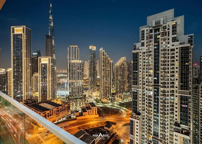 Rooftop Infinity Pool, Burj Khalifa Views