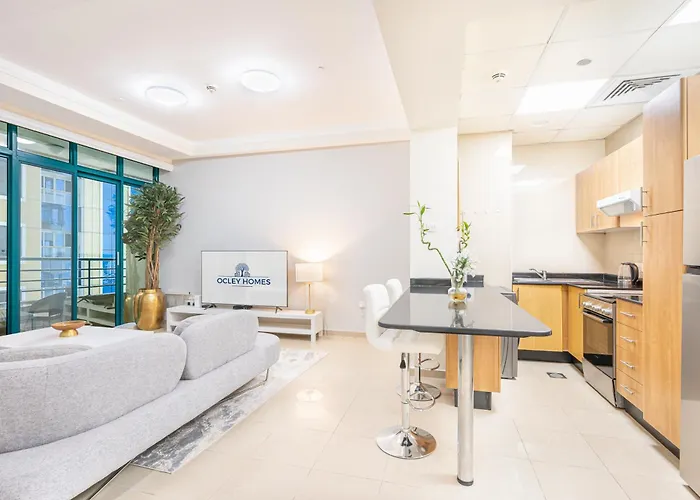 Spacious Home In The Heart Of Marina