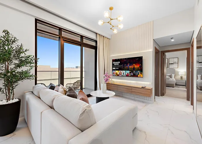 Luxurious 2Br With Pool & Gym Access L Near Downtown