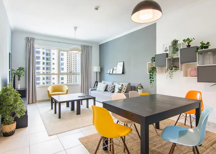Marina Quays West-Charming 1-Br Retreat In The Heart Of Marina