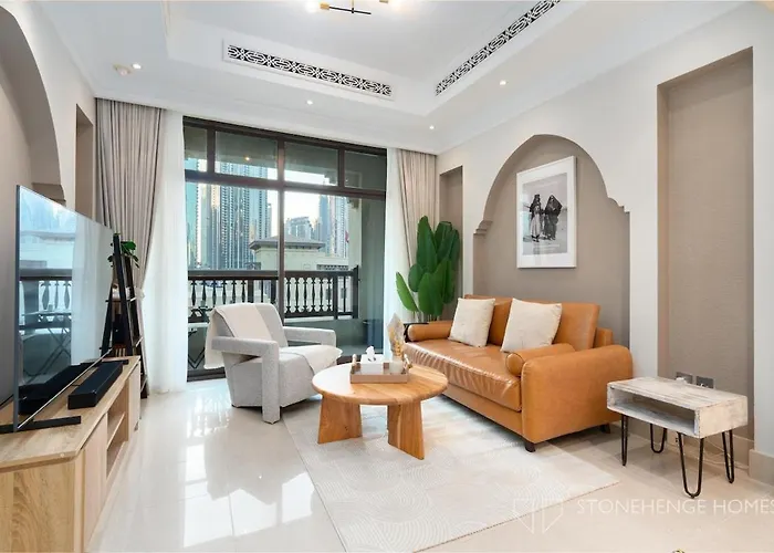 Lux 1 Bedroom Apartment In Downtown Dubai, Steps Away From Burj Khalifa & Dubai Mall