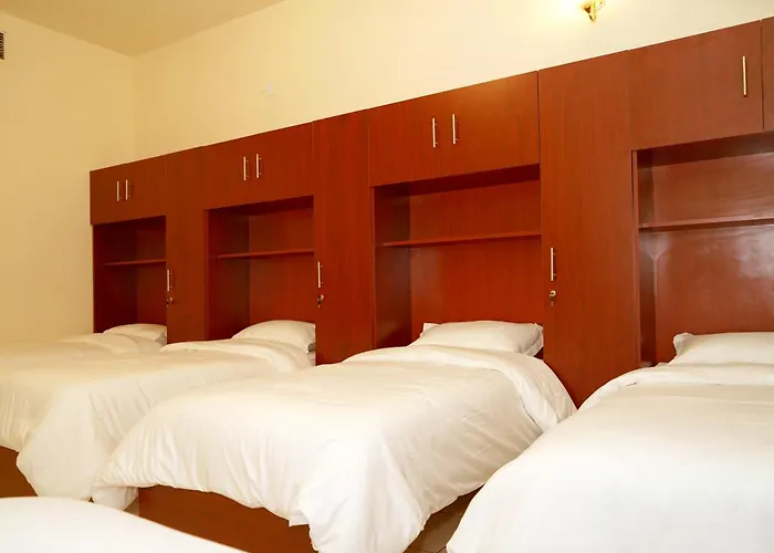 Beds & Company Men Hostels