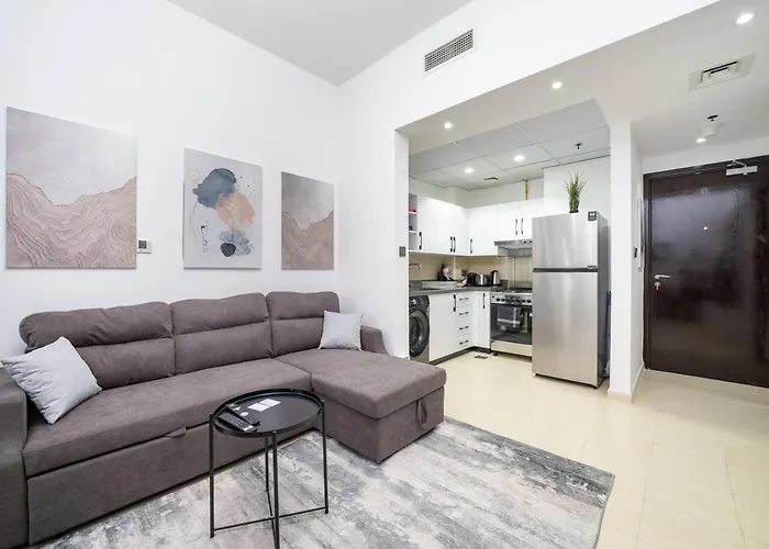 Charming 1-Bedroom Apartment In Autumn, Jvc