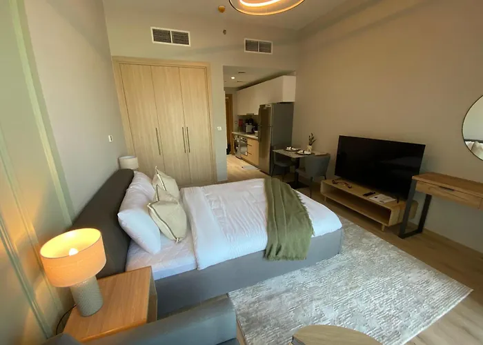 Furnished Studio Next To Metro