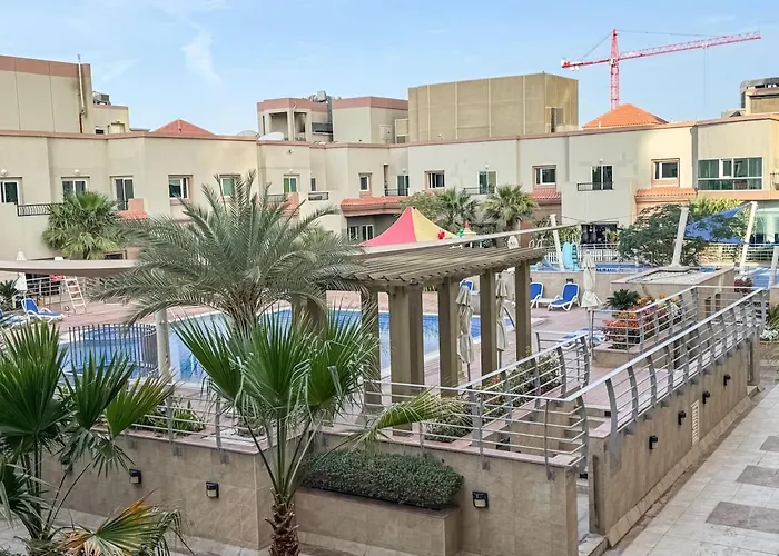 Elegant And Spacious 2-Bedroom Apartment In Jvt