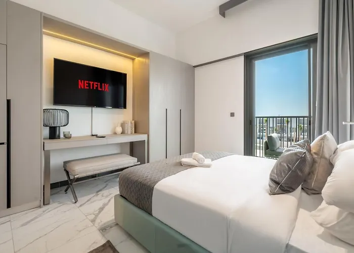 Guestready - Modern Studio With Balcony In Dubai