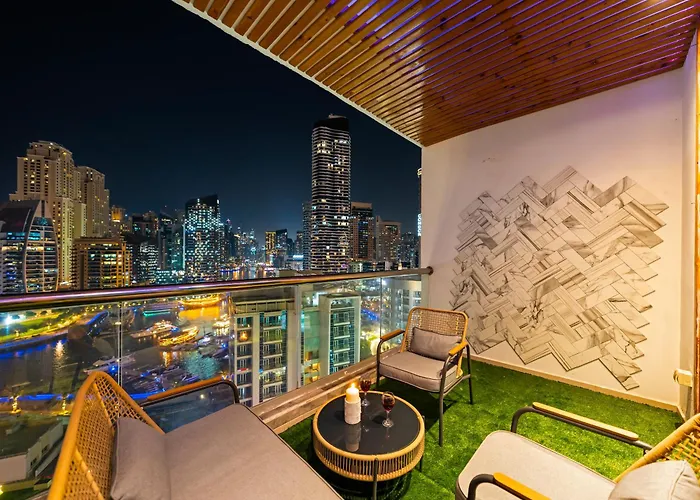 Luxurious 2Br Apt With Marina View & Private Jacuzzi