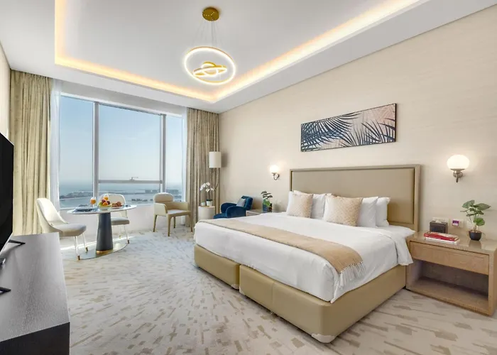 Iconic Views At The Palm Tower Suite Vista Oases