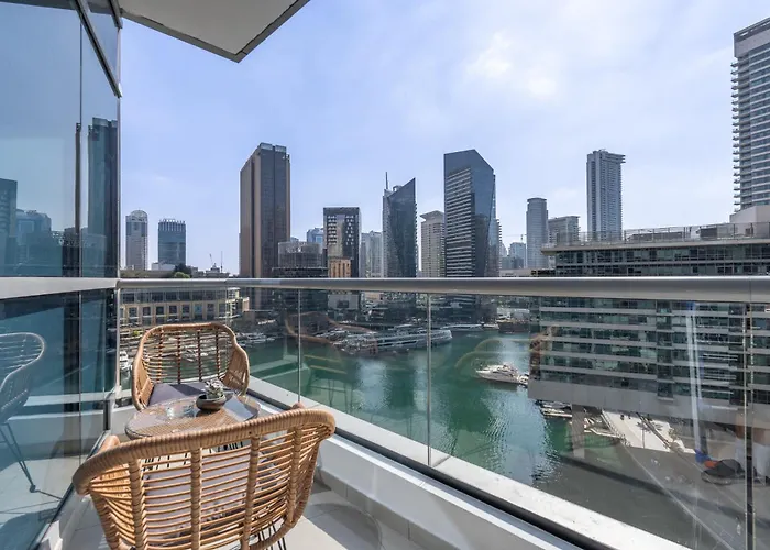 Chic Marina-View Studio In Bay Central Marina